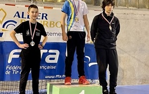 Elliot, médaille de bronze en U15 arc classique.